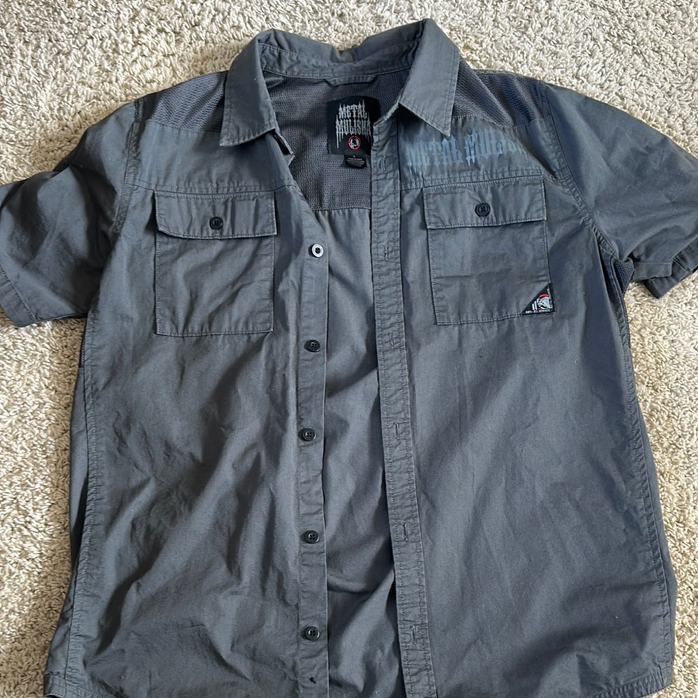 Gray Short Sleeve Button-Up Shirt